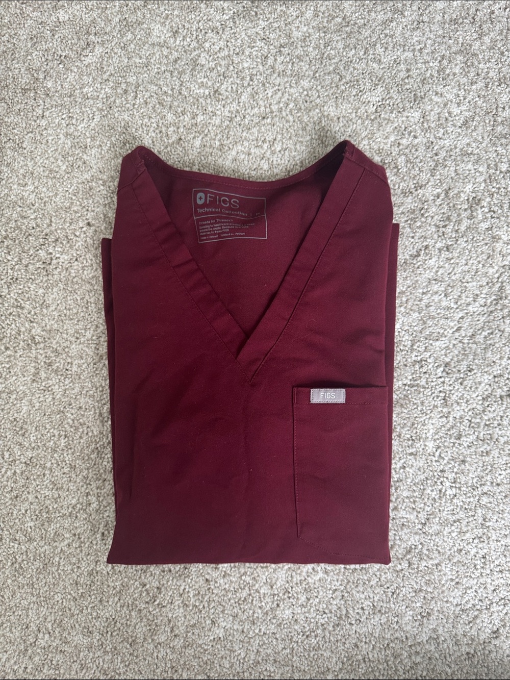 Figs Scrub Top in Maroon